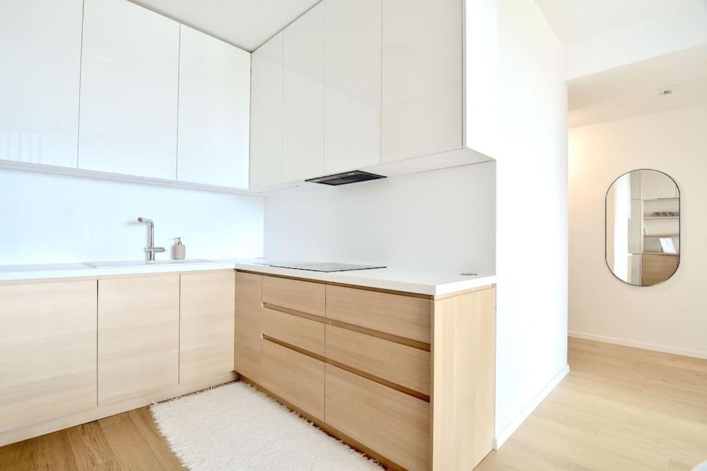 Downtown Charm With Free Parking Spot Apartment Bratislava Exterior photo